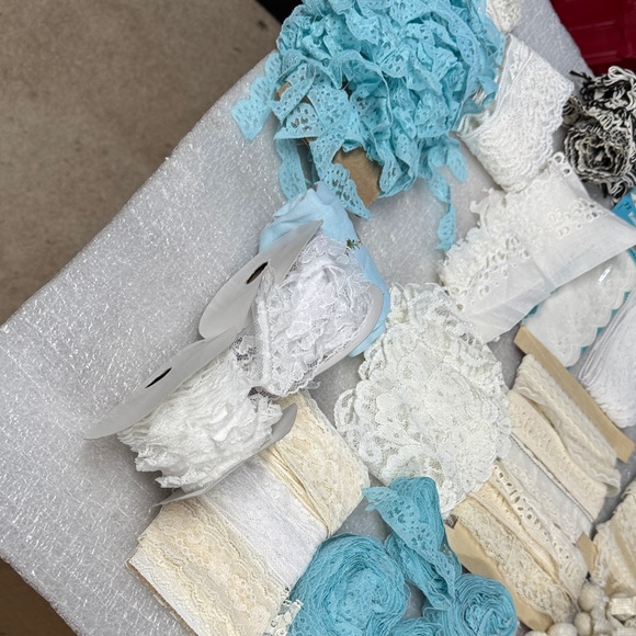 Assorted Lace Bundle - Picture 7 of 9